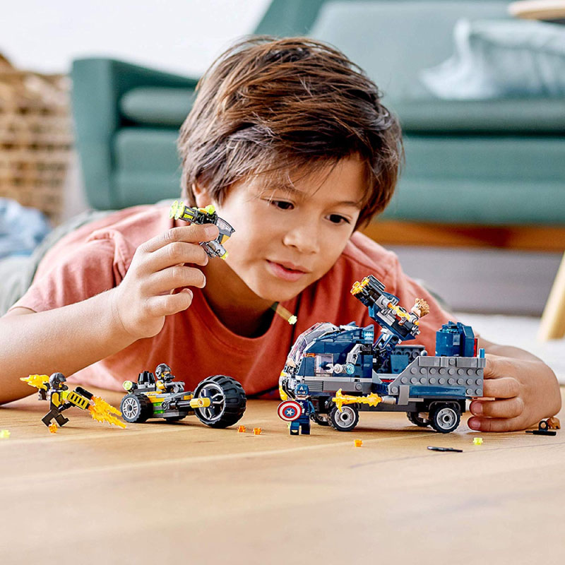 Lego Super Heroes 76143 Avengers Truck Take-down V29
